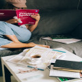 Is het nou 'verlaat' of 'verlaadt'? Wij leggen het verschil uit